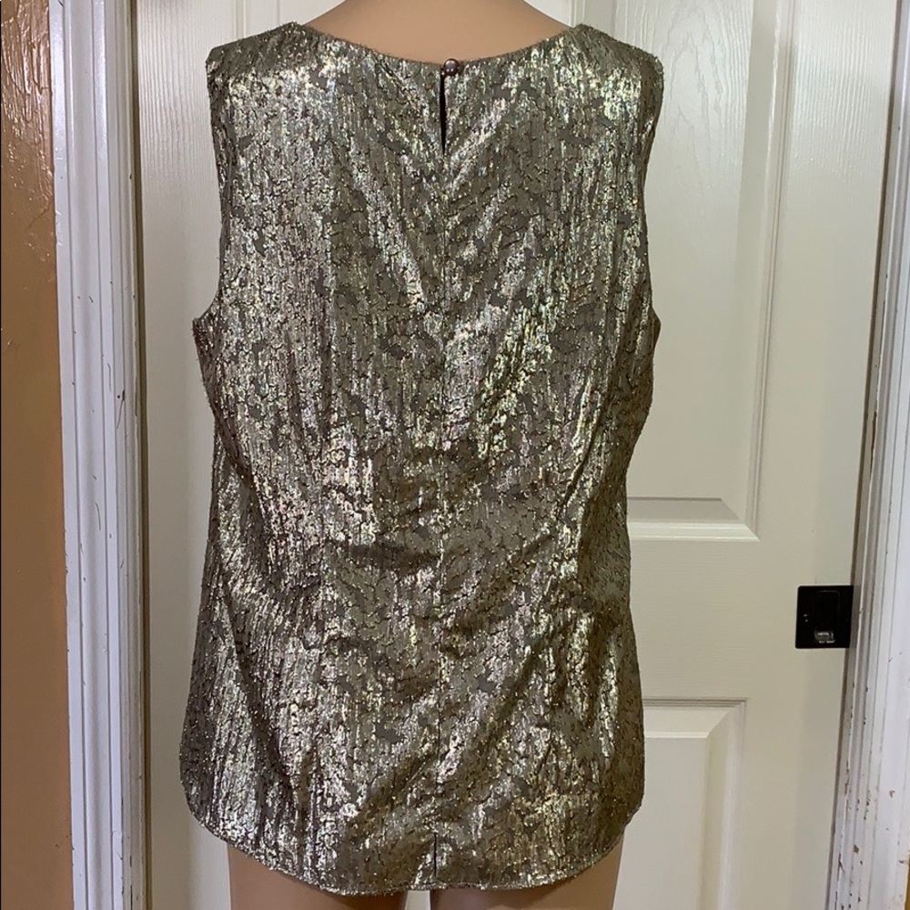 Chicos gold textured sleeveless shirt size 1 - Picture 3 of 6